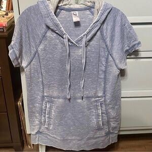 Light Blue Short-Sleeve Hooded Pullover Top - Large